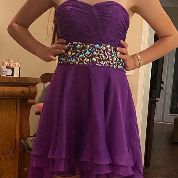 Alyce B’Dazzled Collection Purple Hi Low - Picture 2 of 2